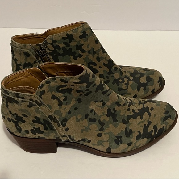 Lucky Brand Barstyn Olive Camo Booties - Picture 3 of 16